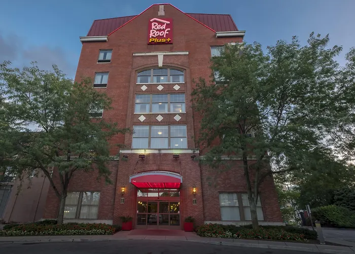 Red Roof Inn Plus+ Columbus Downtown - Convention Center